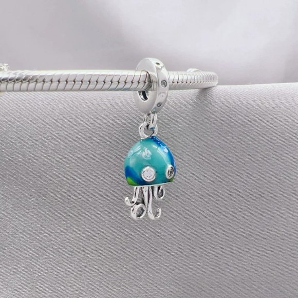 Pandora Color-changing Jellyfish Dangle Charm - Picture 2 of 5
